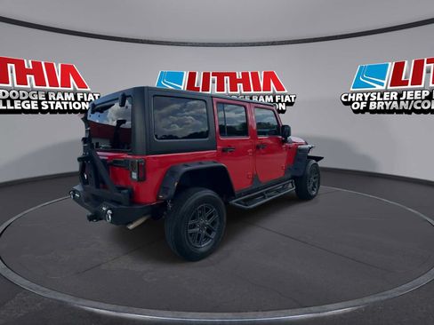 Used 2017 Jeep Wrangler Unlimited Sahara AWD/4WD image 8