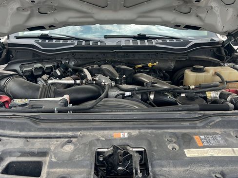 Used 2018 Ford F250 Lariat w/ Lariat Ultimate Package AWD/4WD image 29