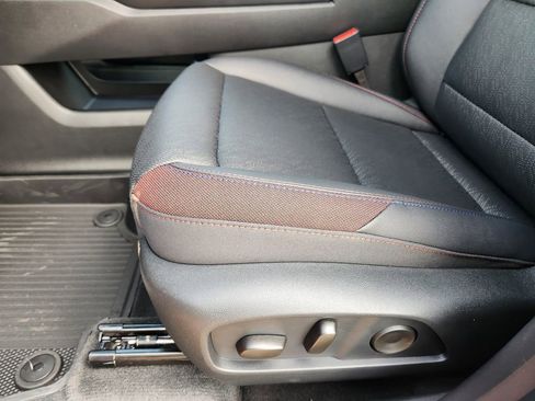 New 2026 Chevrolet Equinox RS w/ LPO, Floor Liner Package FWD image 17