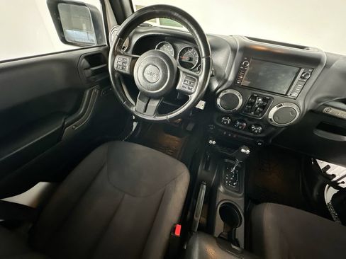 Used 2015 Jeep Wrangler Unlimited Sport w/ Quick Order Package 24S AWD/4WD image 9