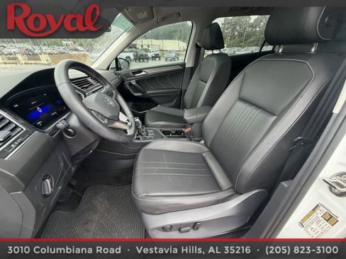 Certified 2023 Volkswagen Tiguan SE w/ Panoramic Sunroof Package FWD image 14