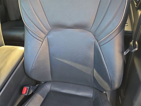 Used 2023 Toyota Crown Limited image 18