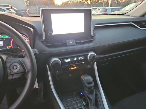 Used 2024 Toyota RAV4 LE image 19