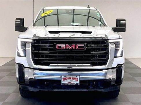 Used 2024 GMC Sierra 2500 Pro w/ Convenience Package AWD/4WD image 2