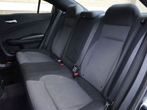Used 2017 Dodge Charger SE w/ Power Sunroof Group RWD image 19