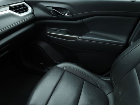 Used 2023 GMC Acadia SLT image 13