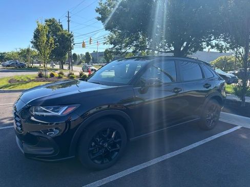 Used 2024 Honda HR-V Sport image 2