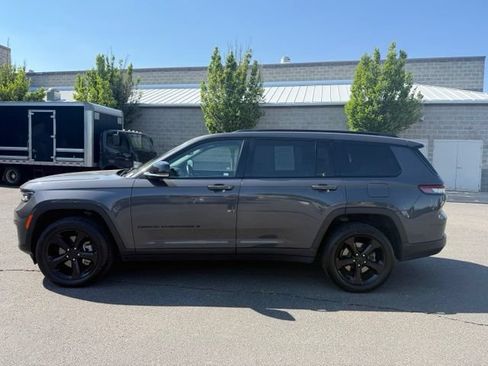 Used 2022 Jeep Grand Cherokee L Limited w/ Black Appearance Package AWD/4WD image 1