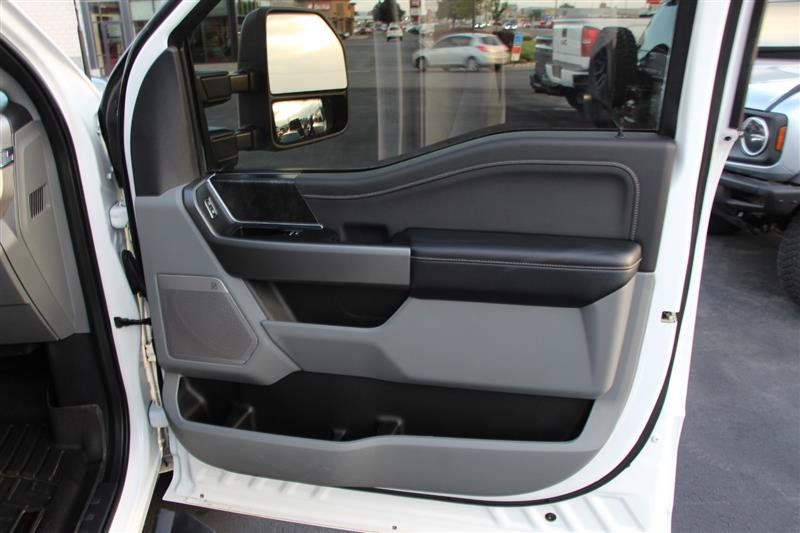 Used 2025 Ford F250 XLT w/ Black Appearance Package AWD/4WD image 12
