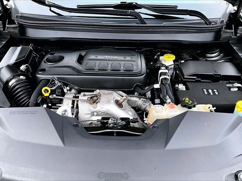 Certified 2022 Jeep Cherokee Latitude Lux image 35