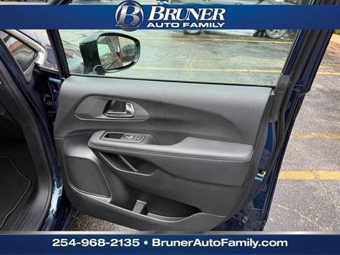New 2025 Chrysler Pacifica Select image 14