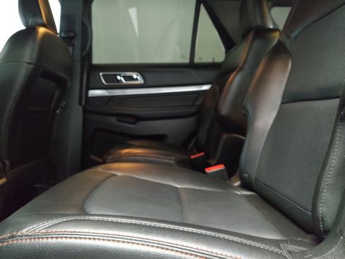 Used 2018 Ford Explorer Sport w/ Equipment Group 401A AWD/4WD image 18