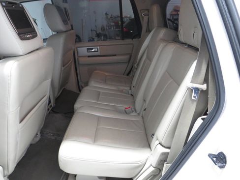 Used 2012 Ford Expedition Limited RWD image 15