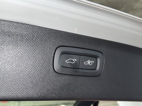 Used 2024 Volvo XC90 B6 Ultimate w/ Protection Package Premier AWD/4WD image 14