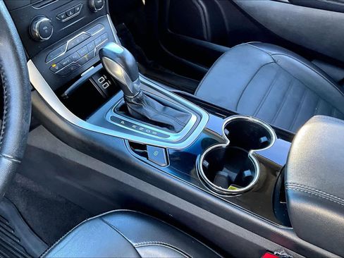 Used 2018 Ford Edge SEL w/ Equipment Group 201A image 17