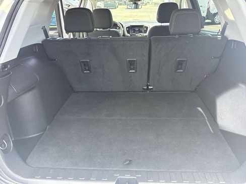 Used 2024 GMC Terrain SLE FWD image 25