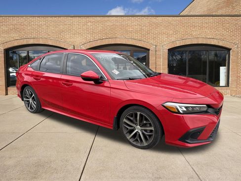 Used 2022 Honda Civic Touring image 1