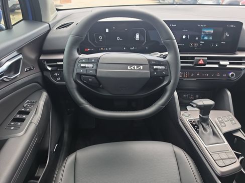 New 2026 Kia Sportage SX FWD image 14