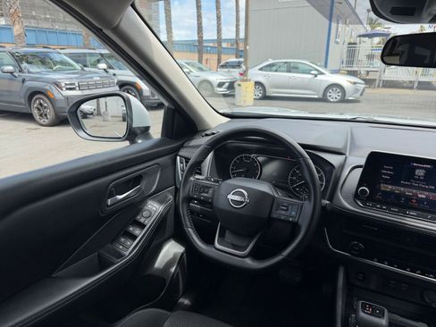 Used 2025 Nissan Rogue SV FWD image 36