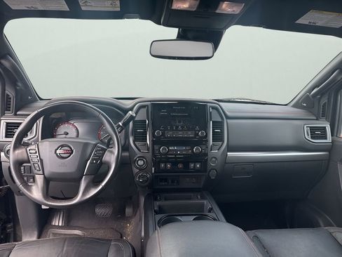 Used 2021 Nissan Titan PRO-4X w/ Pro-4x Convenience Package image 11