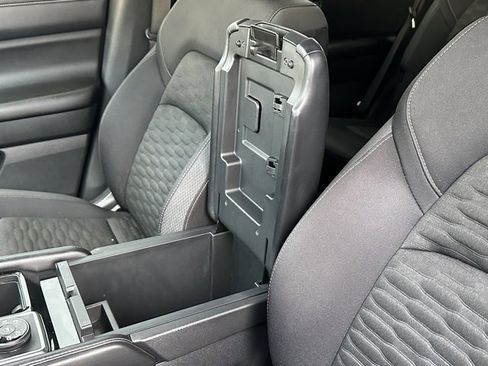 Used 2022 Nissan Pathfinder SV image 25