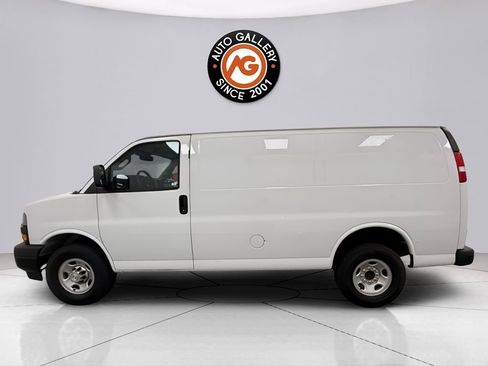 Used 2023 Chevrolet Express 3500 w/ Driver Convenience Package RWD image 6