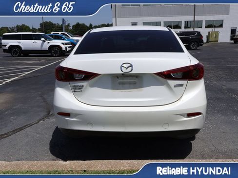 Used 2016 MAZDA MAZDA3 i Sport w/ Preferred Equipment Package FWD image 18