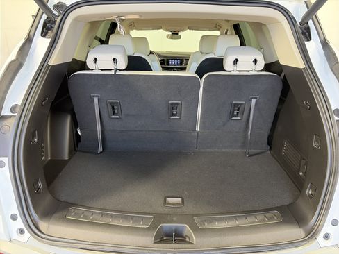 Used 2024 Buick Enclave Essence FWD image 16