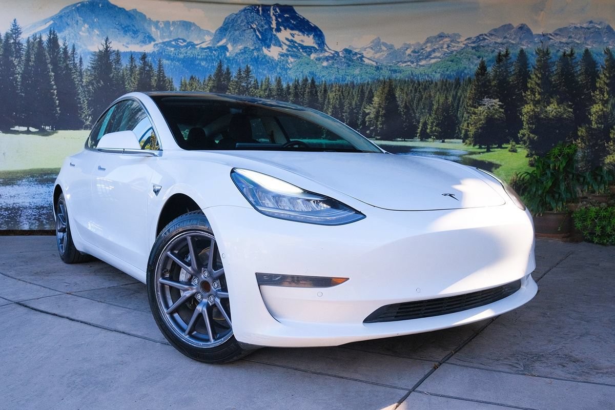 Used 2020 Tesla Model 3 Standard Range RWD image 3