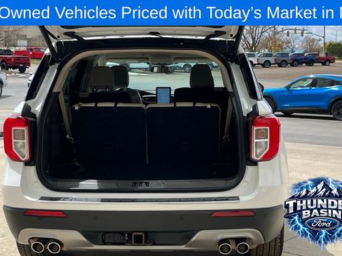 Used 2023 Ford Explorer Platinum w/ Technology Package AWD/4WD image 7