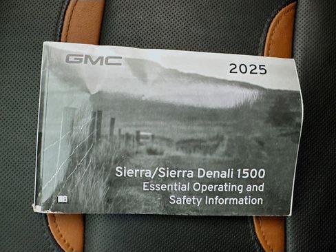 Used 2022 GMC Sierra 1500 AT4 w/ AT4 Premium Package AWD/4WD image 49