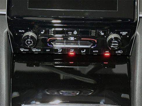 New 2025 Jeep Grand Cherokee L Altitude image 10