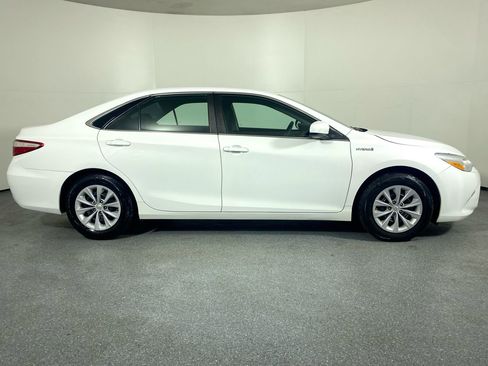 Used 2015 Toyota Camry LE image 35