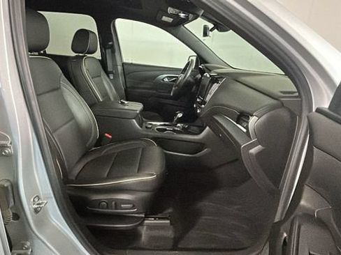 Used 2022 Chevrolet Traverse Premier w/ Redline Edition AWD/4WD image 30