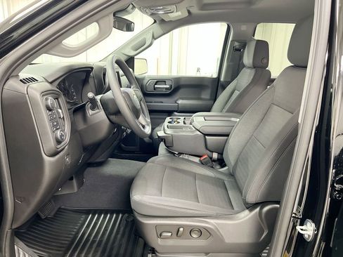 Used 2023 Chevrolet Silverado 1500 Custom w/ 2.7L Blackout Package AWD/4WD image 18
