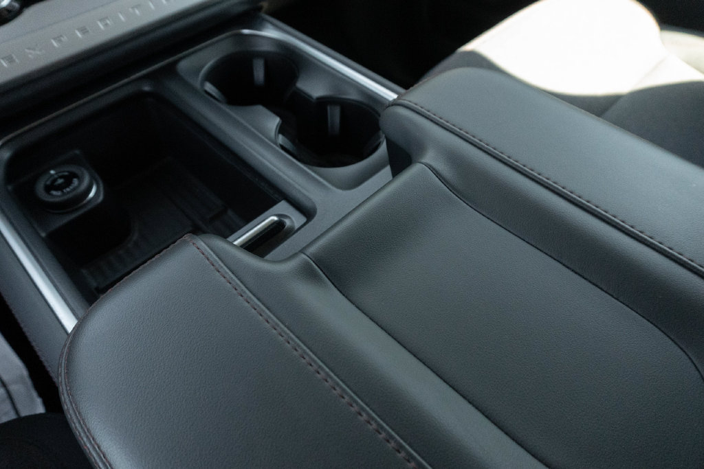 Used 2025 Ford Expedition Active RWD image 38