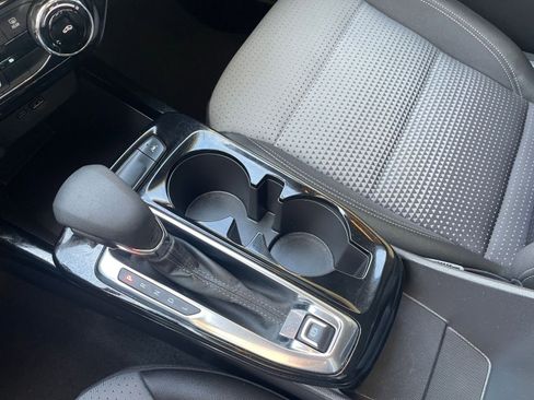 Used 2025 Chevrolet Trax LT image 40