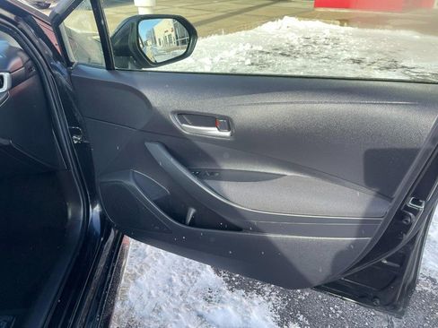 Used 2021 Toyota Corolla LE image 6