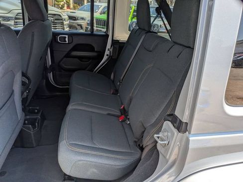 Used 2024 Jeep Wrangler Unlimited Sahara AWD/4WD image 11