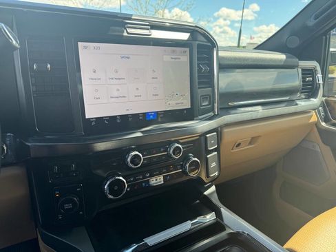 Used 2025 Ford F350 Lariat AWD/4WD image 22