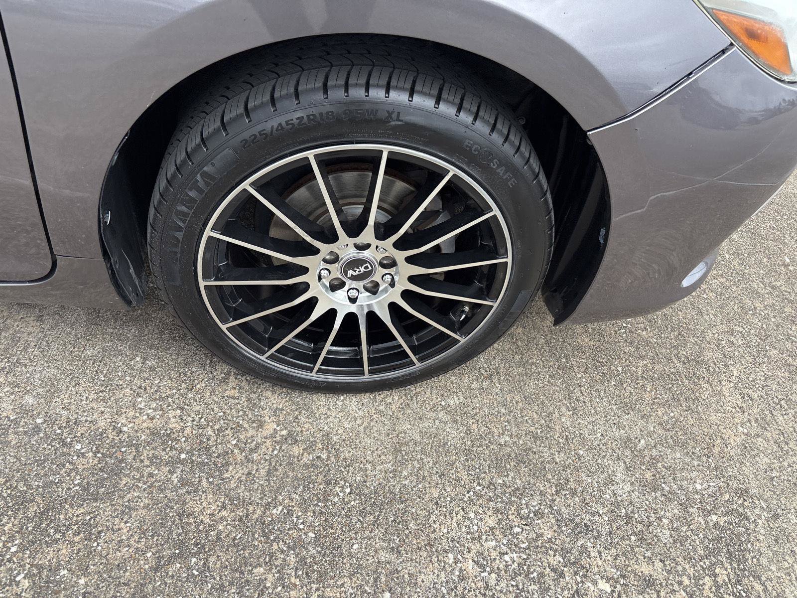 Used 2015 Toyota Camry SE FWD image 8
