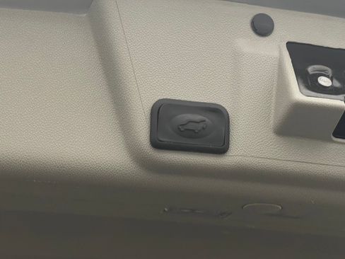 Used 2015 Buick Enclave Convenience FWD image 9