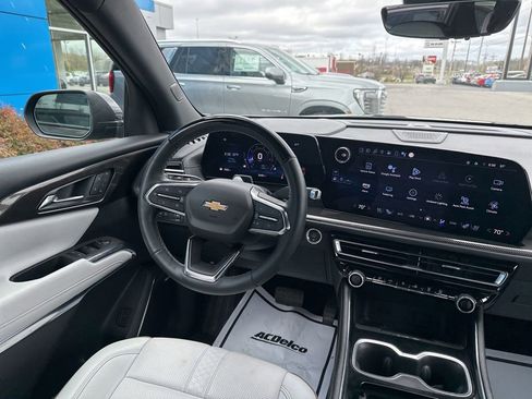 Used 2024 Chevrolet Traverse RS FWD image 21