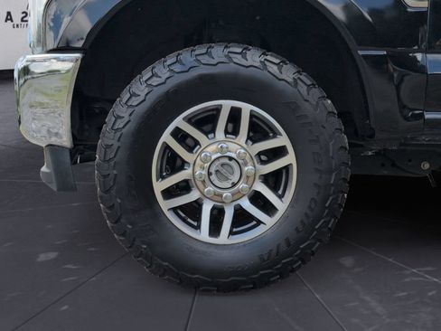 Used 2019 Ford F350 Lariat w/ Lariat Ultimate Package AWD/4WD image 26