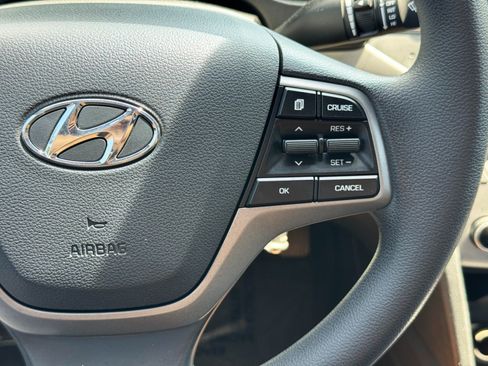 Used 2018 Hyundai Elantra SEL FWD image 19
