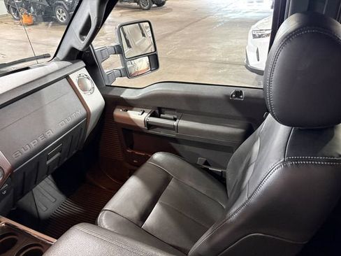 Used 2016 Ford F250 Lariat w/ Lariat Ultimate Package AWD/4WD image 28