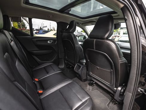 Used 2019 Volvo XC40 T5 Momentum AWD/4WD image 27