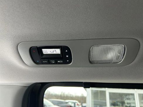 Used 2024 Honda Odyssey Elite image 35