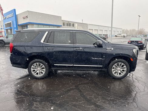 Used 2021 GMC Yukon Denali w/ Advanced Technology Package image 4