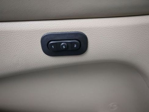 Used 2017 Jeep Grand Cherokee Limited w/ Luxury Group II image 21